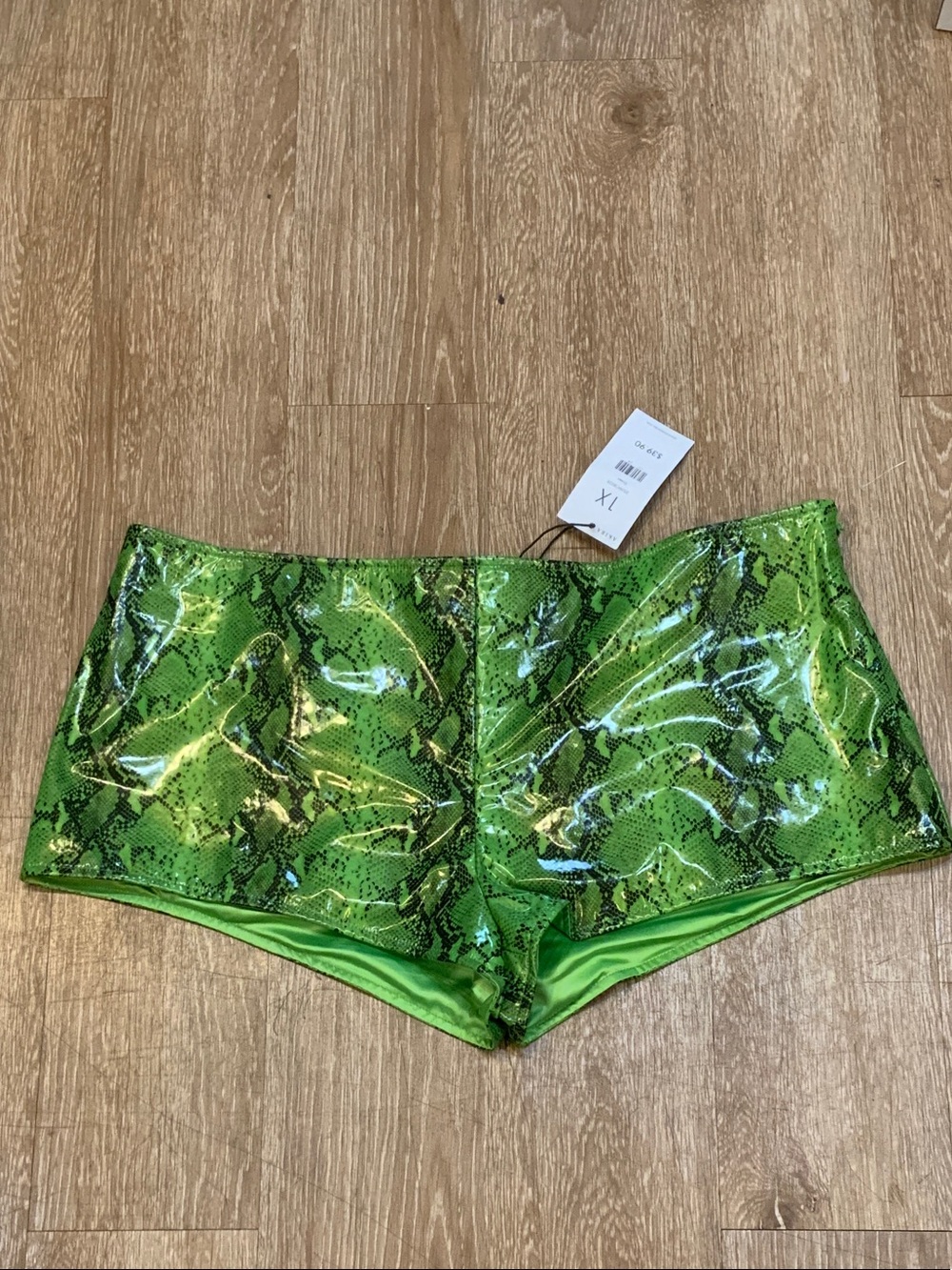 Green Snake-Print High-Shine Women's Shorts